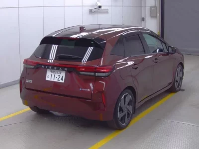 Nissan AURA