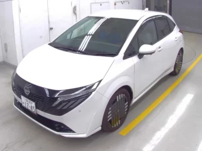 Nissan AURA