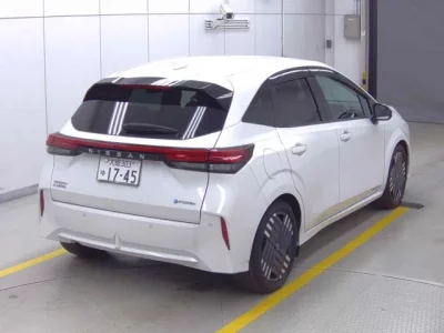 Nissan AURA