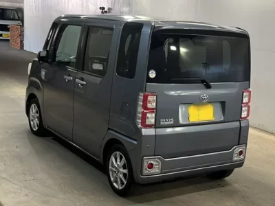 Toyota PIXIS MEGA