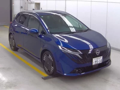 Nissan AURA
