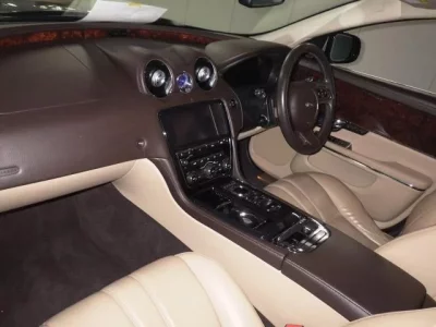 Jaguar XJ SERIES