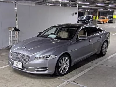 Jaguar XJ SERIES