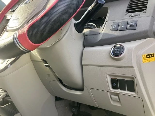 Toyota ISIS