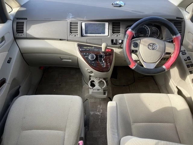 Toyota ISIS