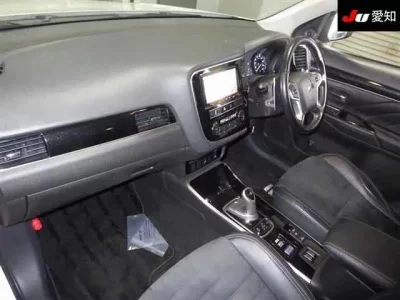Mitsubishi OUTLANDER PHEV