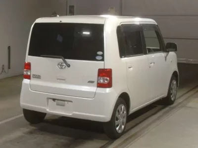 Toyota PIXIS SPACE