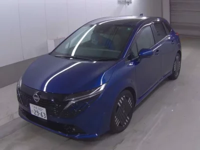 Nissan AURA