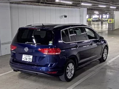 Volkswagen GOLF TOURAN