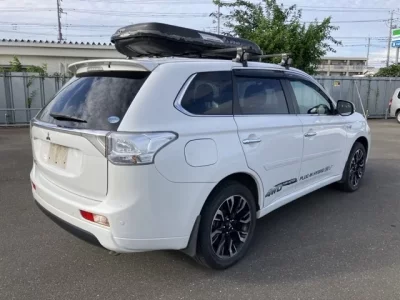Mitsubishi OUTLANDER PHEV