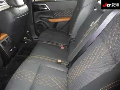 Mitsubishi OUTLANDER PHEV