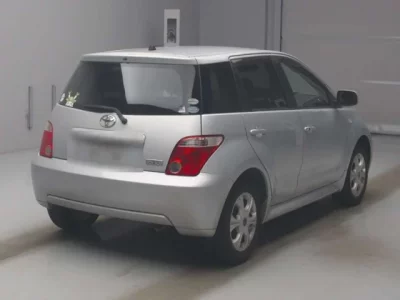 Toyota IST
