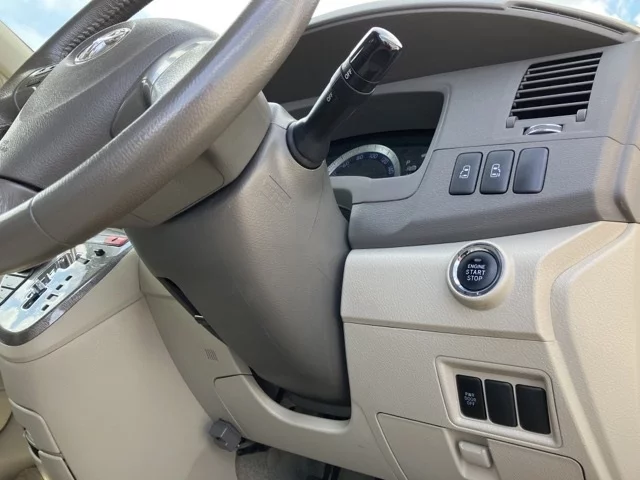 Toyota ISIS
