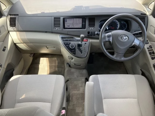 Toyota ISIS
