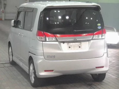 Mitsubishi DELICA D2