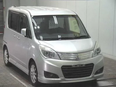 Mitsubishi DELICA D2