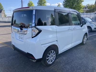 Toyota TANK