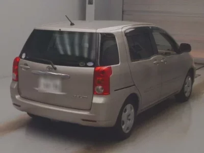 Toyota RAUM