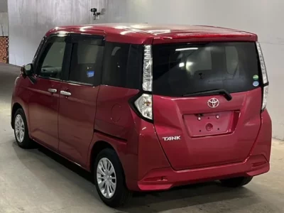 Toyota TANK