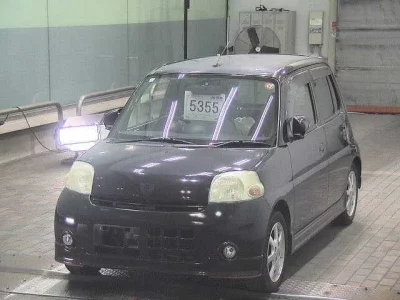 Daihatsu Esse