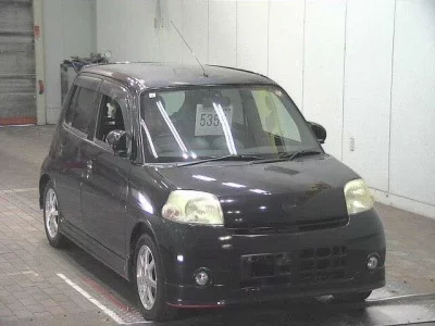 Daihatsu Esse