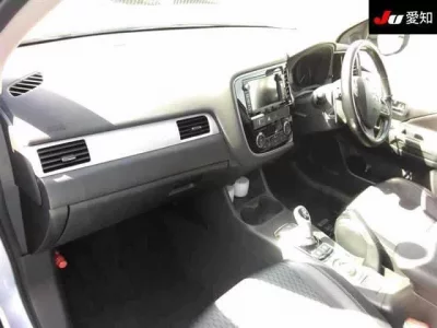 Mitsubishi OUTLANDER PHEV