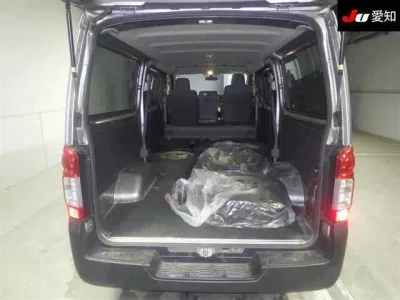 Isuzu COMO