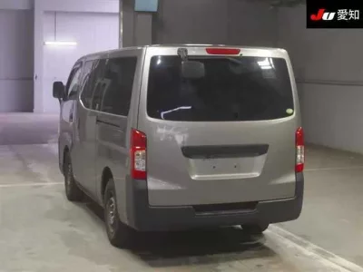 Isuzu COMO