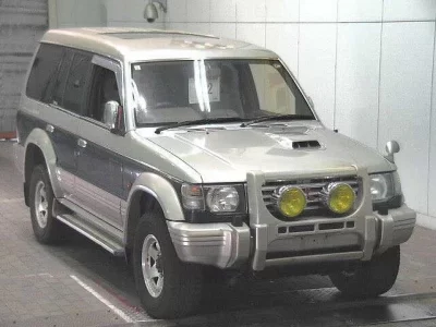 Mitsubishi PAJERO