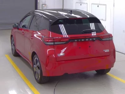 Nissan AURA