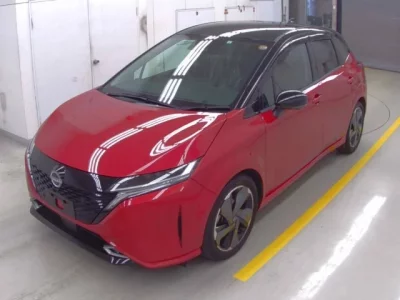 Nissan AURA