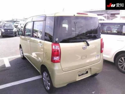 Daihatsu TANTO EXE