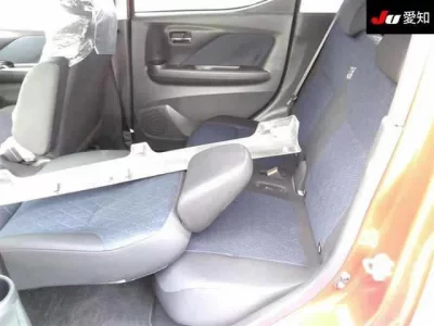 Mitsubishi EK X