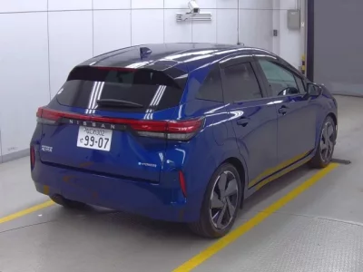 Nissan AURA