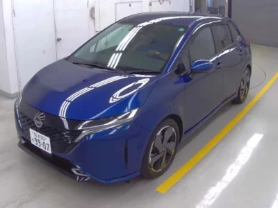 Nissan AURA