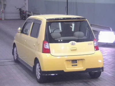 Daihatsu Esse