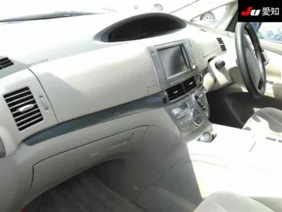 Toyota ESTIMA HYBRID