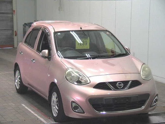 Nissan MARCH