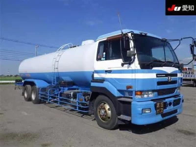 Nissan TRUCK