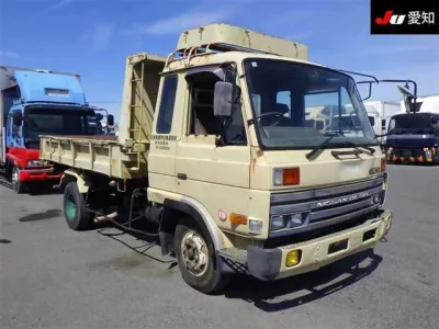 Nissan TRUCK