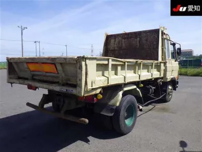 Nissan TRUCK