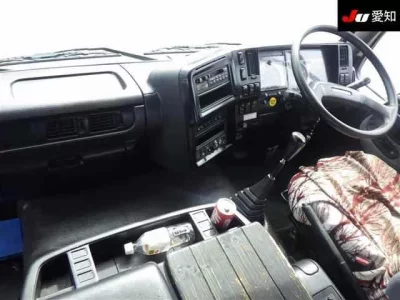 Nissan TRUCK