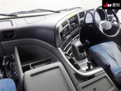 Nissan QUON