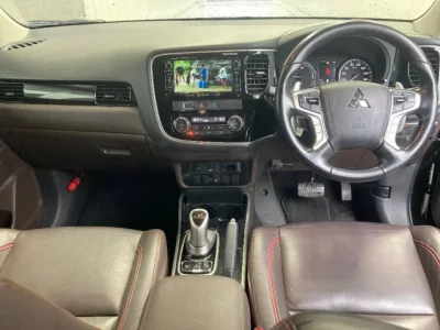 Mitsubishi OUTLANDER PHEV