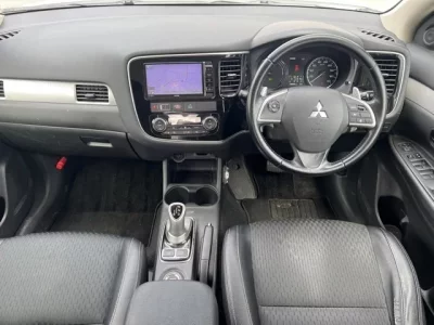 Mitsubishi OUTLANDER PHEV
