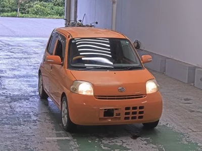 Daihatsu Esse