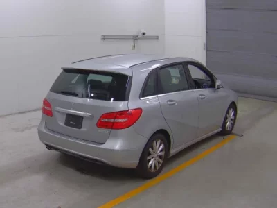 Mercedes-Benz B CLASS