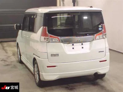 Mitsubishi DELICA D2