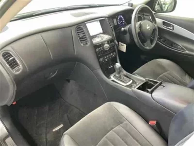 Nissan SKYLINE CROSSOVER