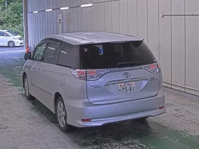 Toyota ESTIMA HYBRID